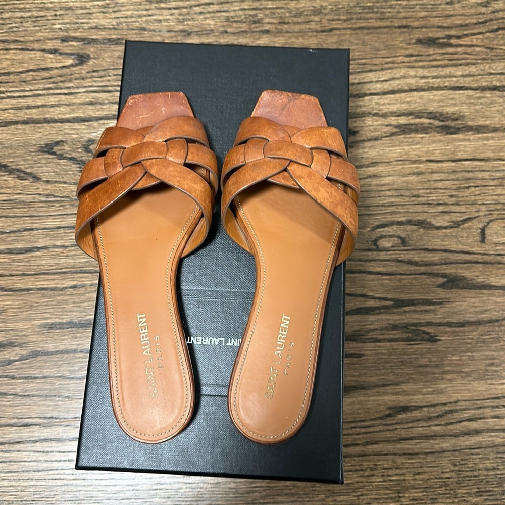 Saint Laurent tribute flat sandals